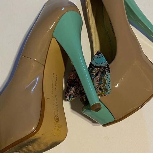 Chinese Laundry Pump Heels Beige Peep Toe Size 6 - Picture 2 of 11